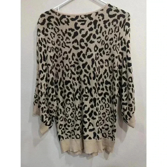 Cheetah print knit 3/4 long sleeve sweater by BYDesign size L - Picture 4 of 6